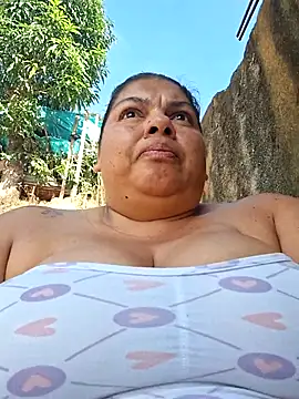 chubby sexy big tits online show from September 2025 01:00:01 PM