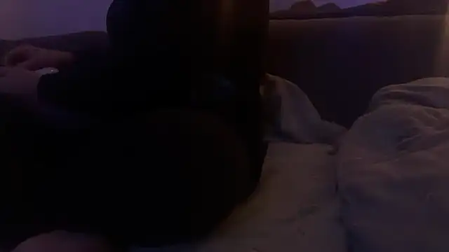 houy111111 online show from December 2025 06:03:02 PM