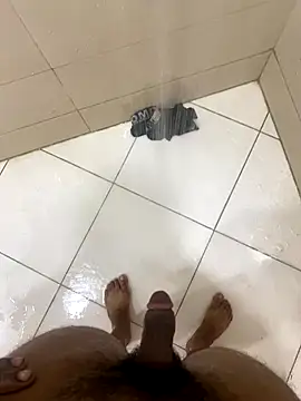 Snapshot of Lahcene chatting on October 2025 05:46:02 PM Lahcene online show from October 2025 05:46:02 PM