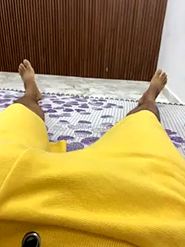 Snapshot of Lahcene chatting on November 2025 05:26:01 PM Lahcene online show from November 2025 05:26:01 PM