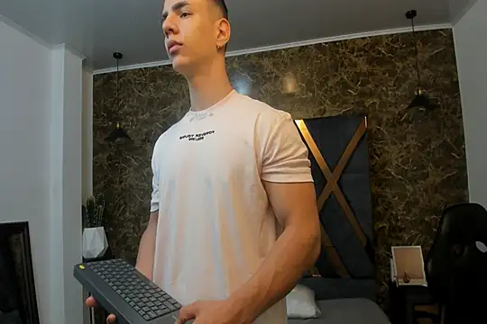 Snapshot of Flynn_Riider chatting on January 2025 11:26:02 AM Flynn Riider online show from January 2025 11:26:02 AM