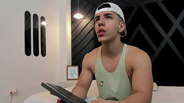 Snapshot of Flynn_Riider chatting on February 2025 11:34:02 AM Flynn Riider online show from February 2025 11:34:02 AM