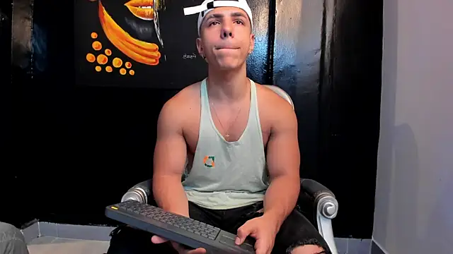 Snapshot of Flynn_Riider chatting on March 2025 01:37:01 PM Flynn Riider online show from March 2025 01:37:01 PM