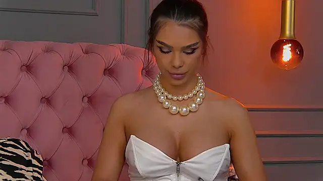 Snapshot of Nicole_Diva chatting on March 2025 01:06:02 PM Nicole Diva online show from March 2025 01:06:02 PM