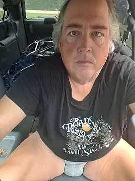 Snapshot of Bus310A chatting on September 2025 03:26:02 PM Bus310A online show from September 2025 03:26:02 PM