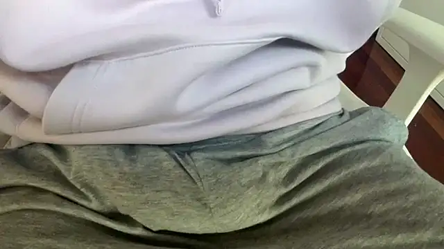 Axeeeeeeeeeeeel online show from October 2025 04:42:01 PM