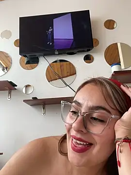 Gabriela-Parker  online show from February 2025 06:37:01 PM