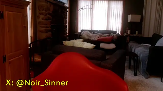 Snapshot of sinnernoir chatting on October 2025 01:56:01 PM sinnernoir online show from October 2025 01:56:01 PM