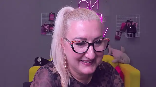 ChristyBrooks online show from December 2024 06:13:01 PM