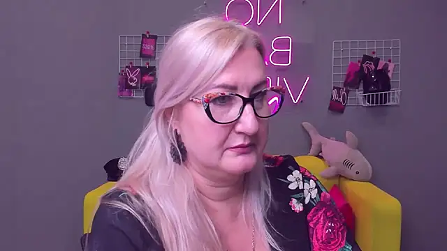 ChristyBrooks online show from December 2024 04:30:01 PM