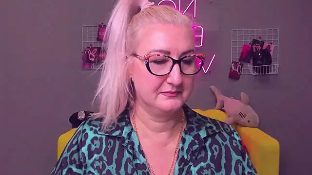 ChristyBrooks online show from December 2024 12:26:01 PM