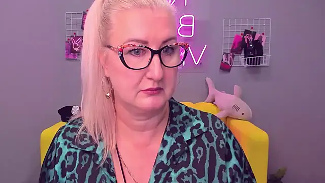 ChristyBrooks online show from December 2024 03:57:01 PM