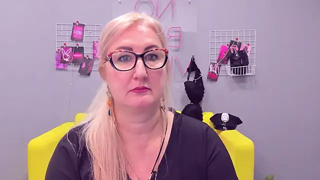 ChristyBrooks online show from December 2024 01:36:02 PM