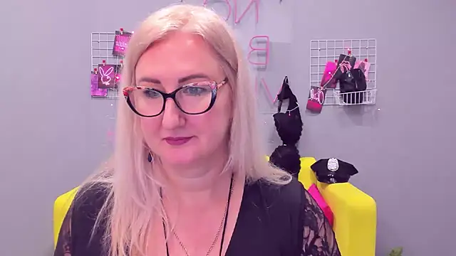 ChristyBrooks online show from December 2024 04:40:01 PM