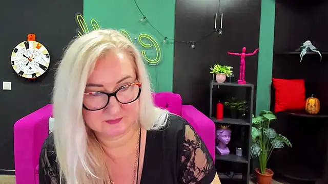 ChristyBrooks online show from January 2025 01:47:01 PM