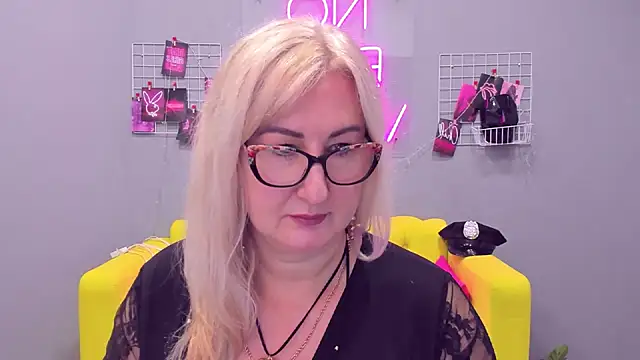 ChristyBrooks online show from January 2025 06:20:01 PM