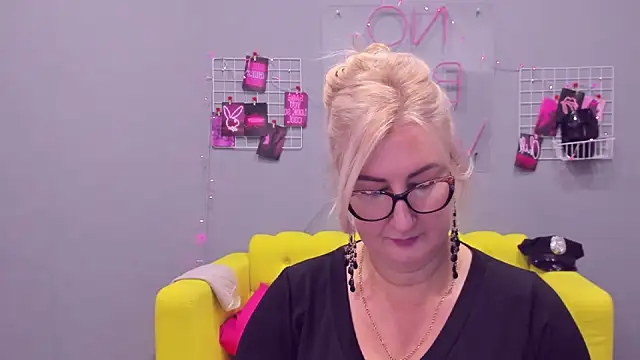 ChristyBrooks online show from January 2025 12:14:01 PM