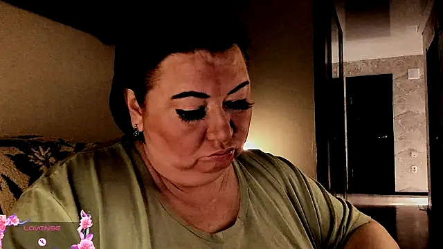 Snapshot of SexxyDreams1 chatting on October 2025 05:16:01 AM SexxyDreams1 online show from October 2025 05:16:01 AM