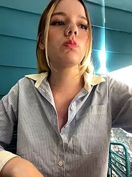 NicoleCut online show from October 2025 11:03:01 PM