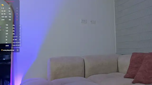 Snapshot of savage_sweethearts chatting on October 2025 01:47:02 AM savage sweethearts online show from October 2025 01:47:02 AM