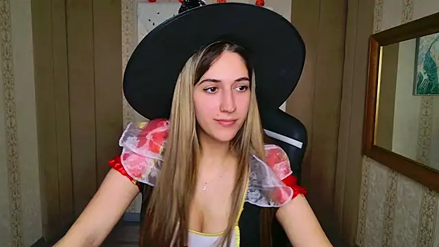 Snapshot of Teresa_Stane chatting on October 2025 06:39:02 AM Teresa Stane online show from October 2025 06:39:02 AM