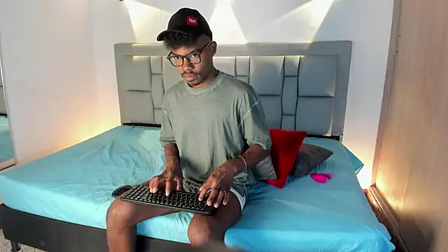 JEFFREY COTTOM online show from January 2025 07:07:01 PM