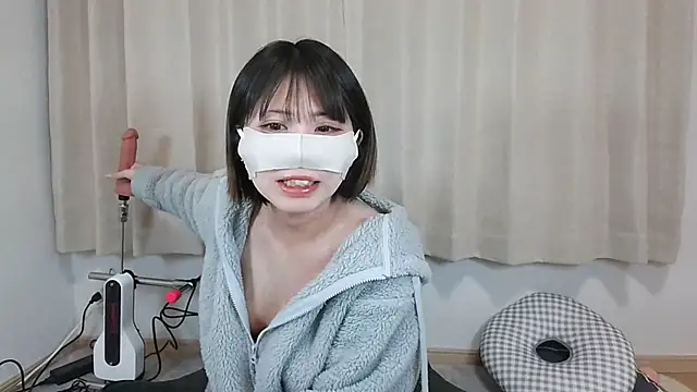 Snapshot of -anzu-o chatting on February 2025 11:53:01 AM -anzu-o online show from February 2025 11:53:01 AM