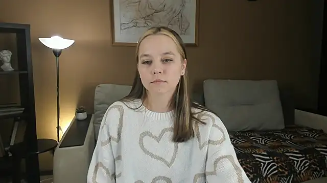 Snapshot of FalineDowlen chatting on December 2024 05:42:01 AM FalineDowlen online show from December 2024 05:42:01 AM