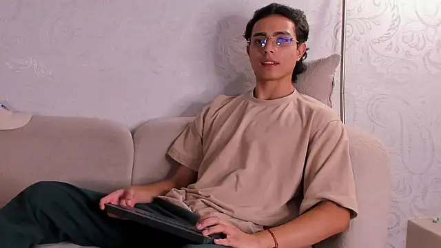 JoshRashfordd online show from October 2025 11:31:01 AM