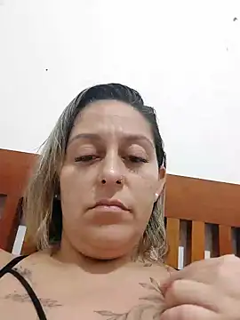 Snapshot of baixinhaloira chatting on December 2024 03:31:02 AM baixinhaloira online show from December 2024 03:31:02 AM