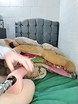 Yaz Moon online show from October 2025 01:17:01 AM