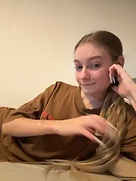 Snapshot of Ewa_Pearl chatting on October 2025 06:28:02 PM Ewa Pearl online show from October 2025 06:28:02 PM