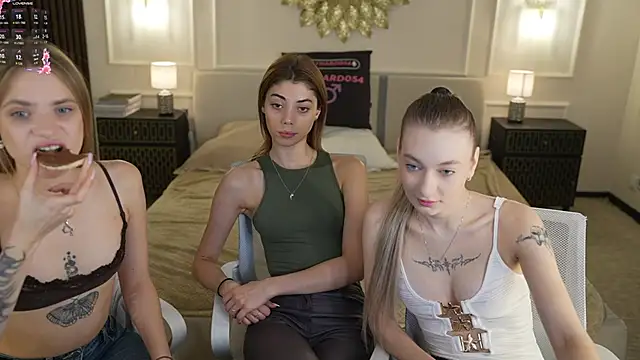 Snapshot of Ewa_Pearl chatting on November 2025 03:22:01 PM Ewa Pearl online show from November 2025 03:22:01 PM