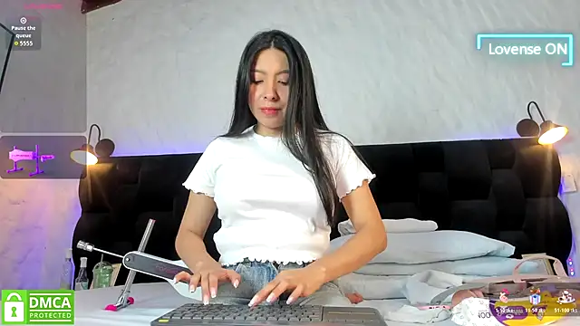 Camila  Gomez online show from November 2025 12:37:02 PM