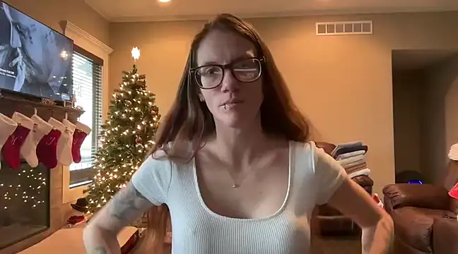 yourstrulylivy69 online show from December 2024 02:49:02 PM