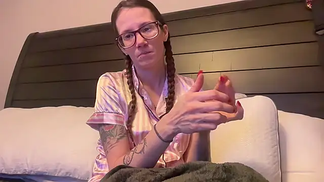 yourstrulylivy69 online show from February 2025 03:56:02 AM