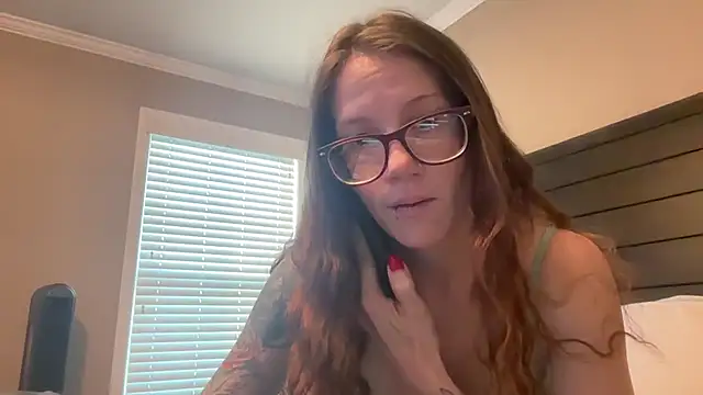 yourstrulylivy69 online show from February 2025 04:37:02 PM