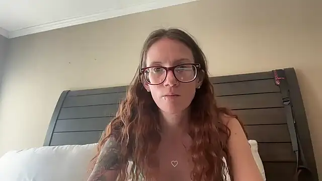 yourstrulylivy69 online show from February 2025 07:43:02 PM