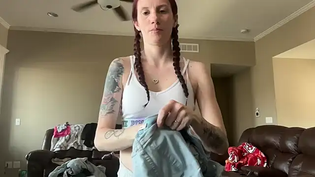yourstrulylivy69 online show from March 2025 06:22:01 PM