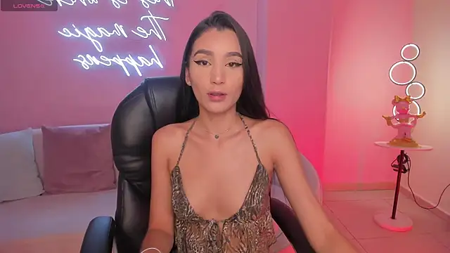 Snapshot of BellaCarteer_ chatting on November 2025 06:17:01 PM BellaCarteer online show from November 2025 06:17:01 PM