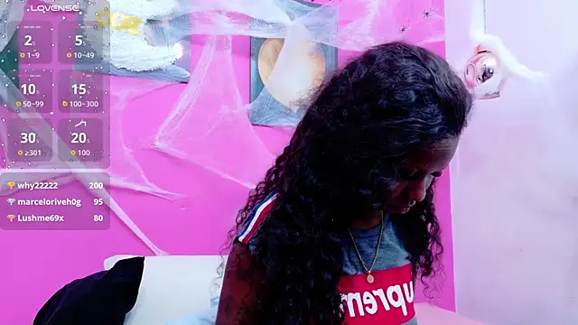 Snapshot of kinkyandsavage chatting on October 2025 07:24:01 PM kinkyandsavage online show from October 2025 07:24:01 PM