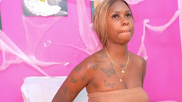 Snapshot of kinkyandsavage chatting on October 2025 07:36:02 PM kinkyandsavage online show from October 2025 07:36:02 PM