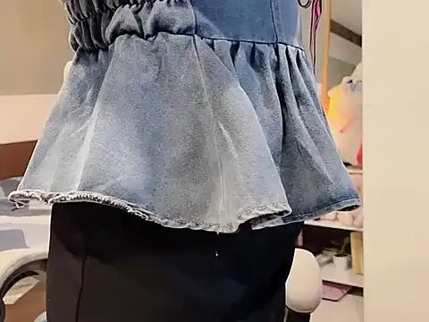 Eva-Public online show from February 2025 04:14:02 PM