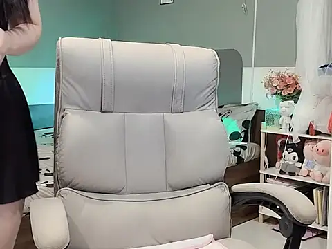 Eva-Public online show from March 2025 07:10:01 AM