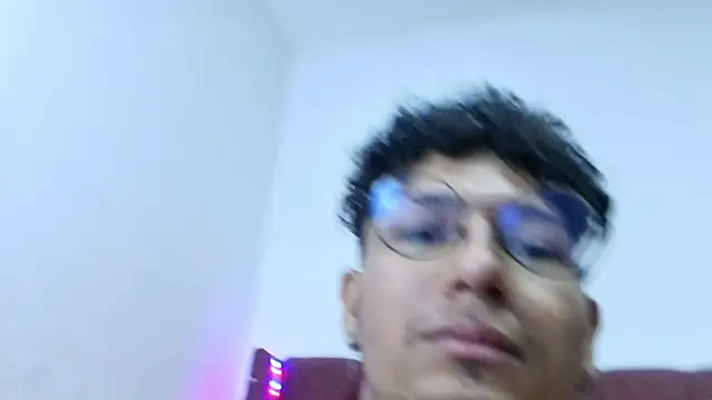 Snapshot of lau_hotfox chatting on December 2024 04:46:02 PM lau hotfox online show from December 2024 04:46:02 PM