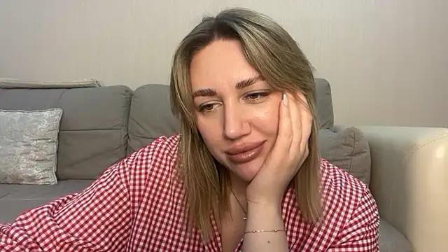 VickyLove047 online show from November 2025 06:15:01 PM