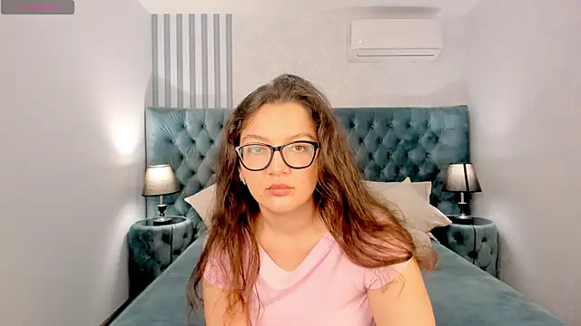 ZarifaBev online show from September 2025 01:38:01 PM