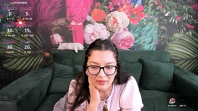 ZarifaBev online show from October 2025 03:44:02 PM