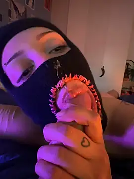 Snapshot of littlewitchxoxo chatting on February 2025 03:47:01 PM littlewitchxoxo online show from February 2025 03:47:01 PM