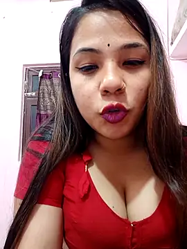 Hot-shot99 online show from February 2025 05:48:01 PM